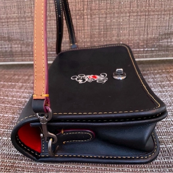 Coach x Disney Dinky w/ Minnie Kisslock Coin Purse - Picture 4 of 11